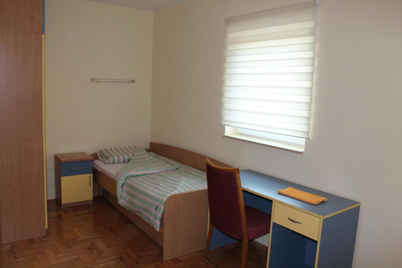 Hostel Teresianum Αλέξινατς Εξωτερικό φωτογραφία